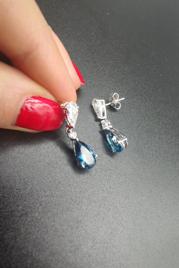 Topaz ve Mozanite taşlı gümüş küpe çifti 