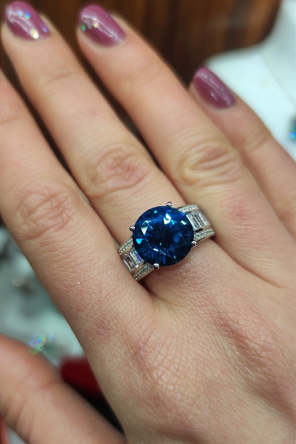 Mozanite ve London Blue Topaz taşlı gümüş yüzük