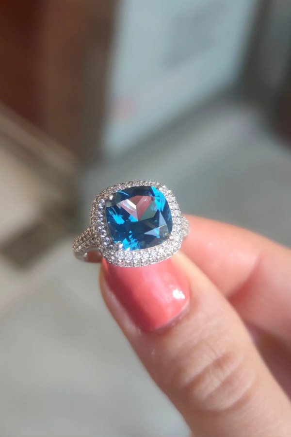 Topaz ve Mozanite taşlı gümüş yüzük 