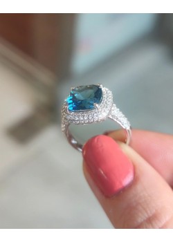 Topaz ve Mozanite taşlı gümüş yüzük 