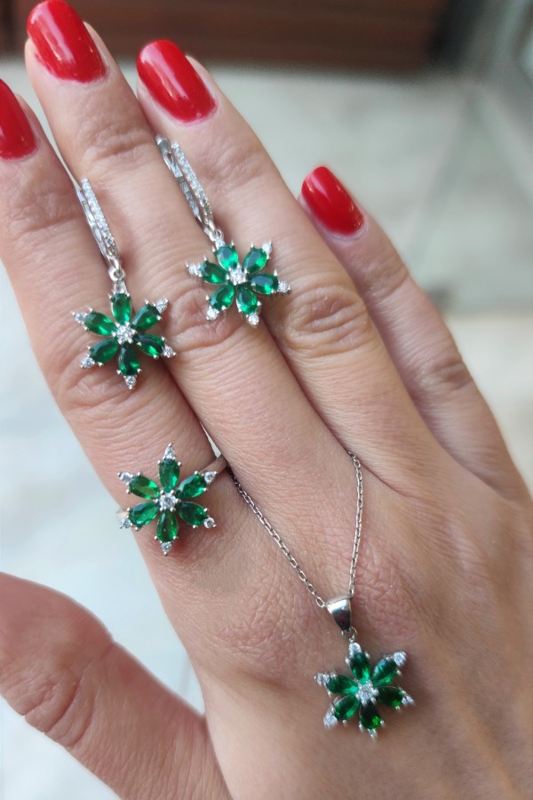 Peridot taşlı çiçek motif gümüş set